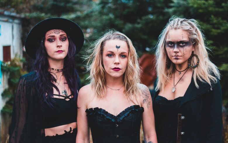 What to Wear to a Halloween Festival – Adult Costume and Outfit Guide