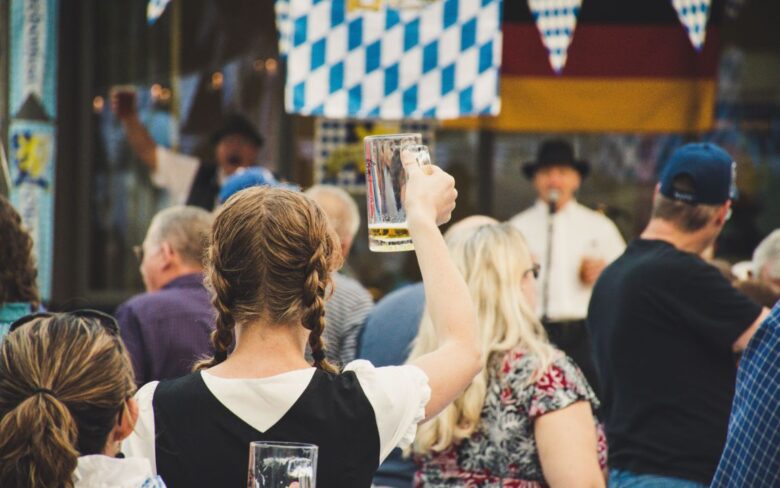 Oktoberfest Guide for Americans – What to Expect, What to Wear, What to Eat